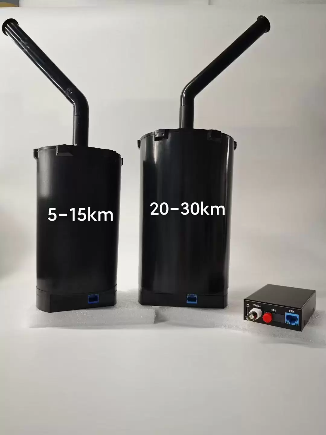 3km, 5km, 10km, 15km, 20km, 30km, 40km 범위의 광섬유 스풀이 장착된 드론입니다.